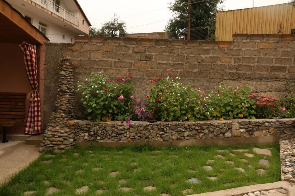 Hotel Dilbo House Dilijan Esterno foto